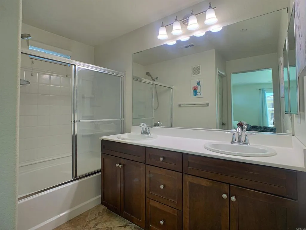 https://cdn.realtyfeed.com/cdn/127/306676316/09eb10e155a59b51b7a691d067037d6b.webp