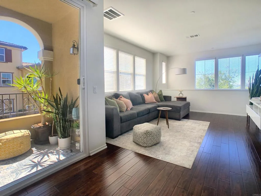 https://cdn.realtyfeed.com/cdn/127/306676316/142fb081fe26a407c0dc7429e05f7687.webp