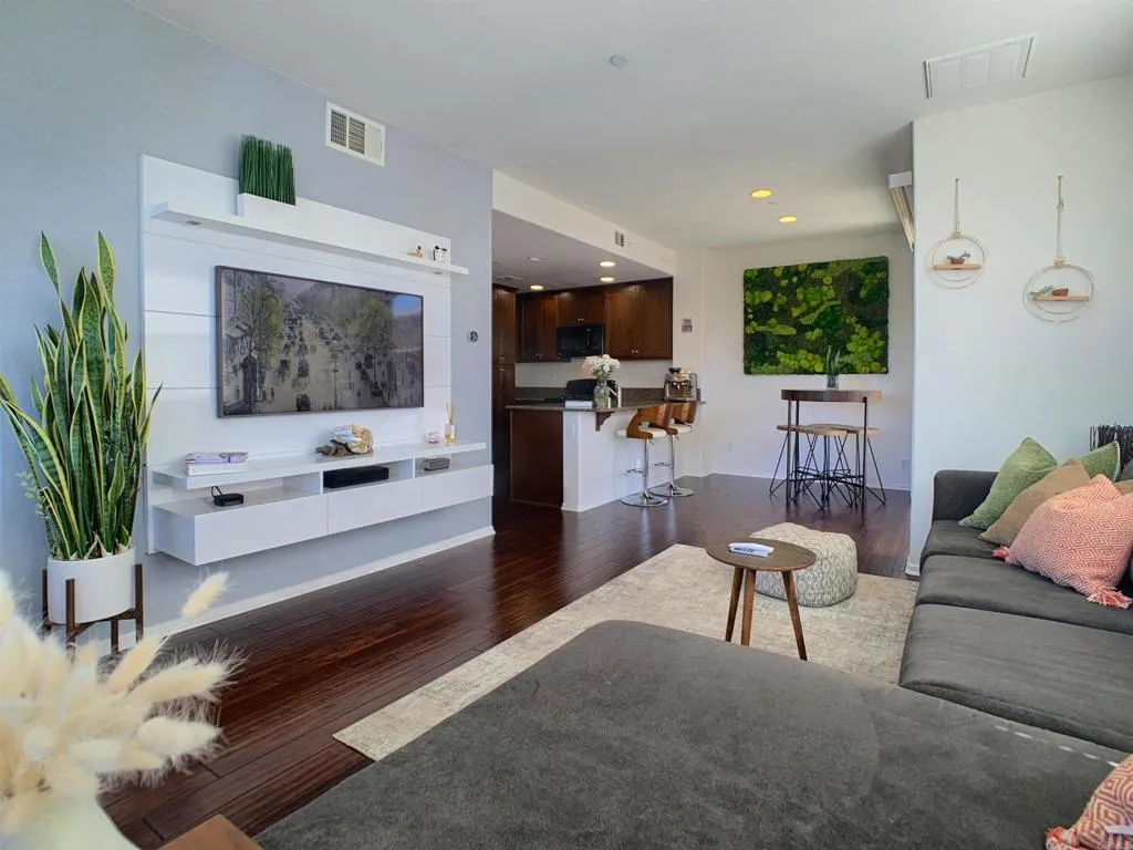 https://cdn.realtyfeed.com/cdn/127/306676316/3e8a2065c9b27387f179edc305190d8f.webp