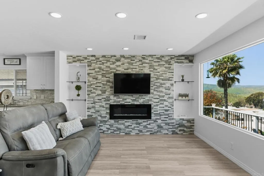 https://cdn.realtyfeed.com/cdn/127/306676356/4134339fe3093ed1217754dab12c7ac1.webp