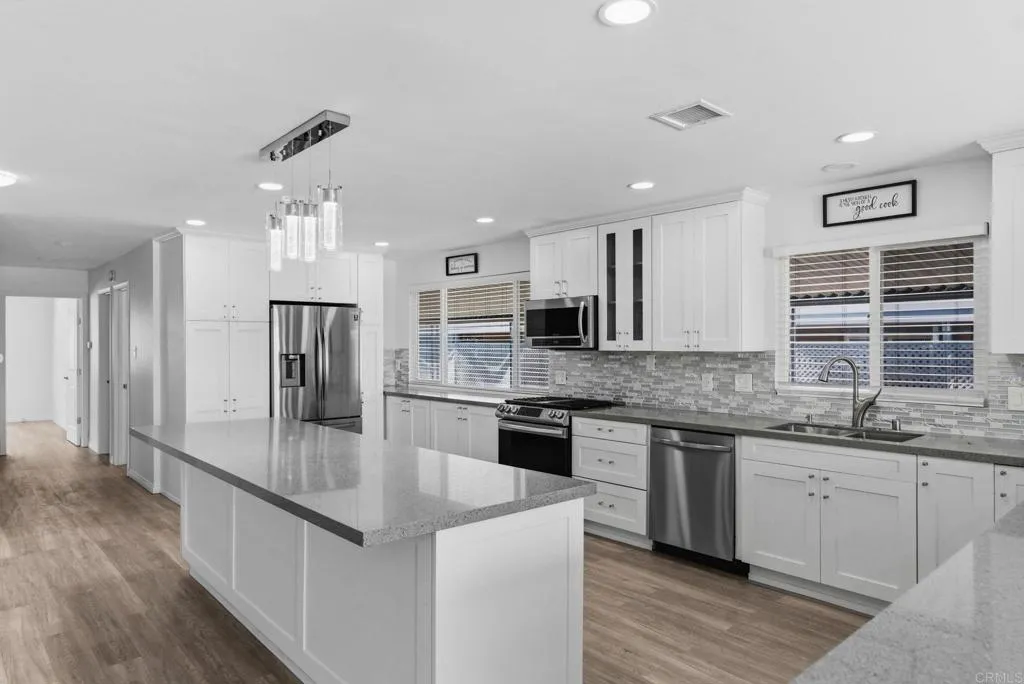 https://cdn.realtyfeed.com/cdn/127/306676356/5b960f37cf866921270c63c44d5b6142.webp