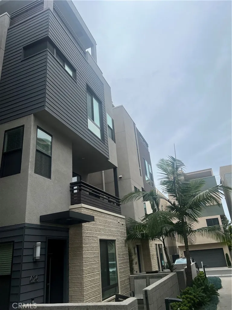 Costa Mesa, CA 92627
