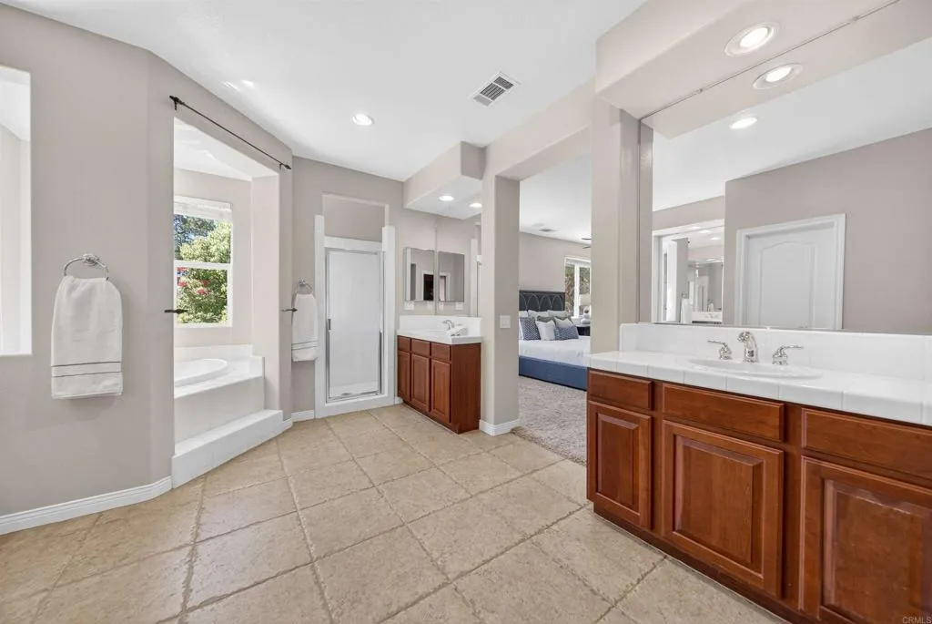 https://cdn.realtyfeed.com/cdn/127/306676374/b525bea30ed89b9c2f92a6378346e80a.webp