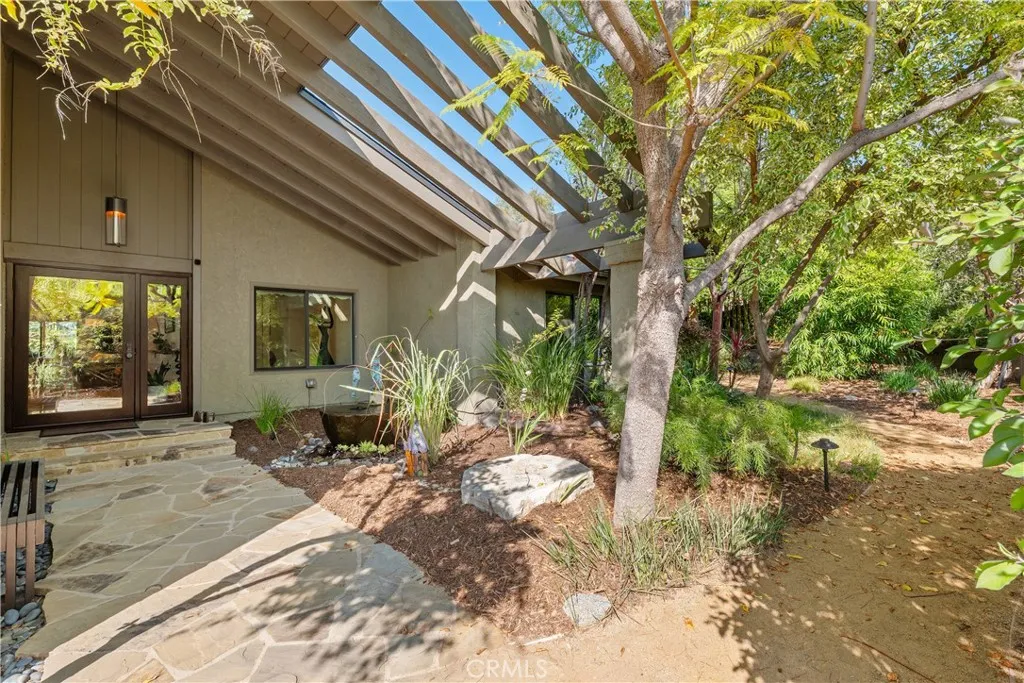 4556 Poe Avenue, Woodland Hills, CA 91364 - Main photo, Woodland Hills, CA