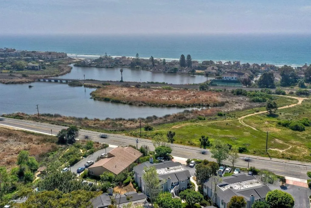 https://cdn.realtyfeed.com/cdn/127/306676400/1b63f99b25388496c40e18bf045c7327.webp
