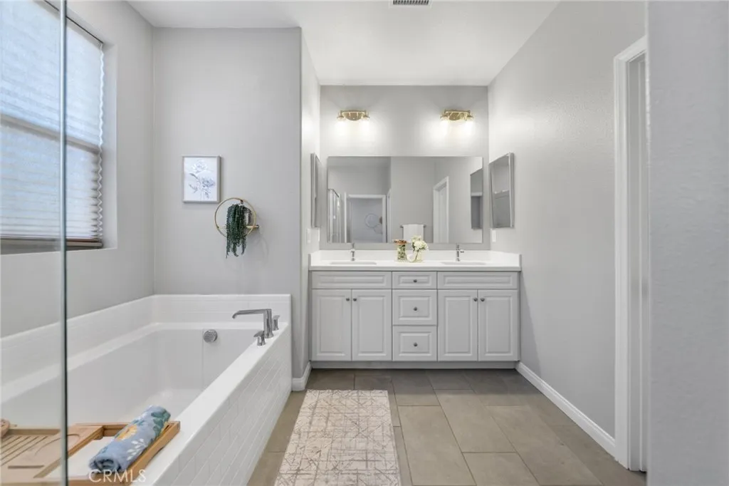 https://cdn.realtyfeed.com/cdn/127/306676447/0c84bfa867440cec57170054c4fec7f9.webp