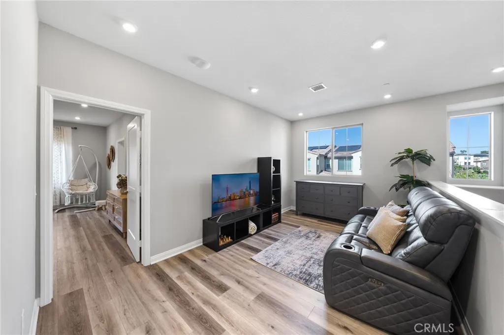 https://cdn.realtyfeed.com/cdn/127/306676447/44c4f3c60f3a661779ba77bc474b7629.webp