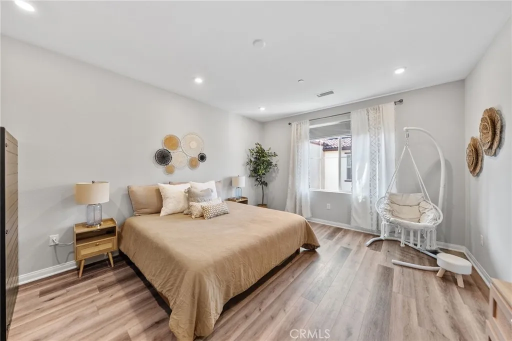 https://cdn.realtyfeed.com/cdn/127/306676447/755ffe30a61e9034c95169f20690ff2a.webp