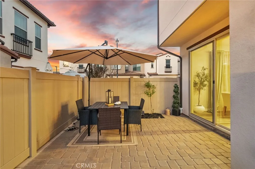https://cdn.realtyfeed.com/cdn/127/306676447/864a382ee9c1994dee5a1fc58c463371.webp