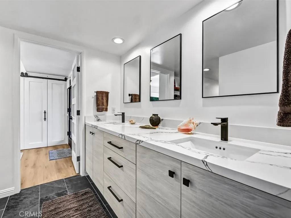 https://cdn.realtyfeed.com/cdn/127/306676475/09f2c39c1544a976954efbd33ab24220.webp