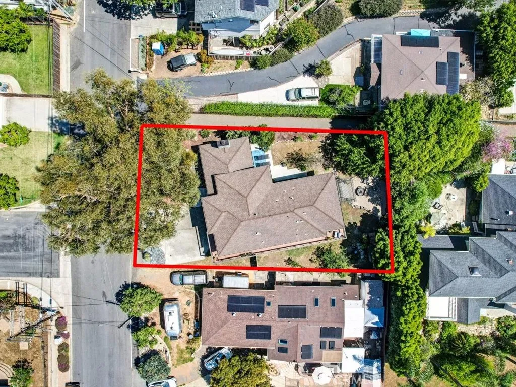 https://cdn.realtyfeed.com/cdn/127/306676475/4dee761a990391d161d70eea2552e302.webp