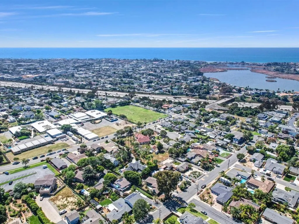 https://cdn.realtyfeed.com/cdn/127/306676475/52acbc6c00654b5bf398d60b5cfe44c3.webp