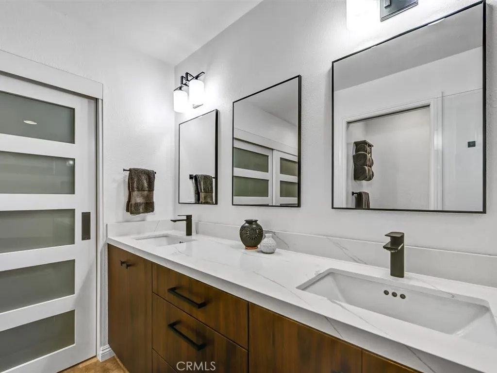 https://cdn.realtyfeed.com/cdn/127/306676475/c2651d1ad0189d889de4d75f41d045d0.webp