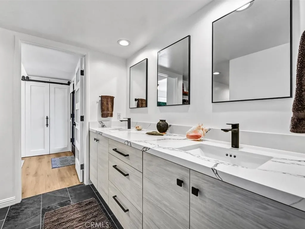 https://cdn.realtyfeed.com/cdn/127/306676475/c4f923972937a028aaf7c5defefab3b7.webp