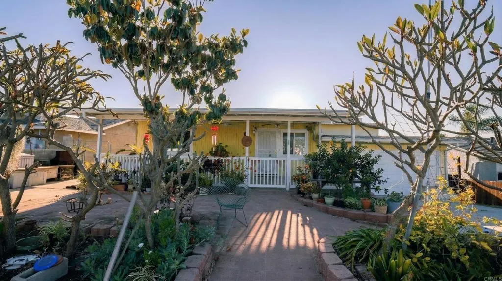 https://cdn.realtyfeed.com/cdn/127/306676478/c1a8e6dea6e472d781c772c51158acb9.webp