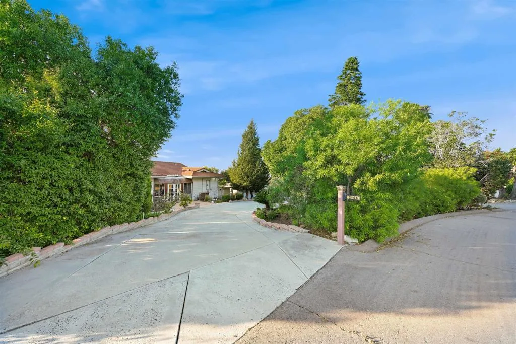 https://cdn.realtyfeed.com/cdn/127/306676506/20279276e1c83e72c632375689ce9614.webp