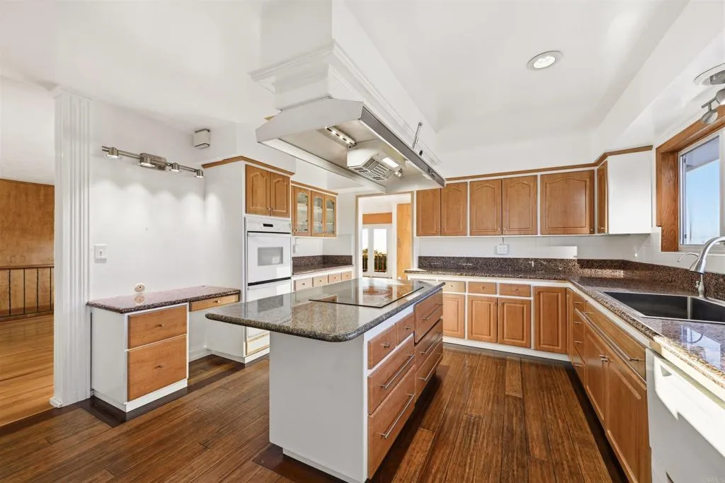 https://cdn.realtyfeed.com/cdn/127/306676506/56f052f58765c69b1a0e6820fe29dd7e.webp