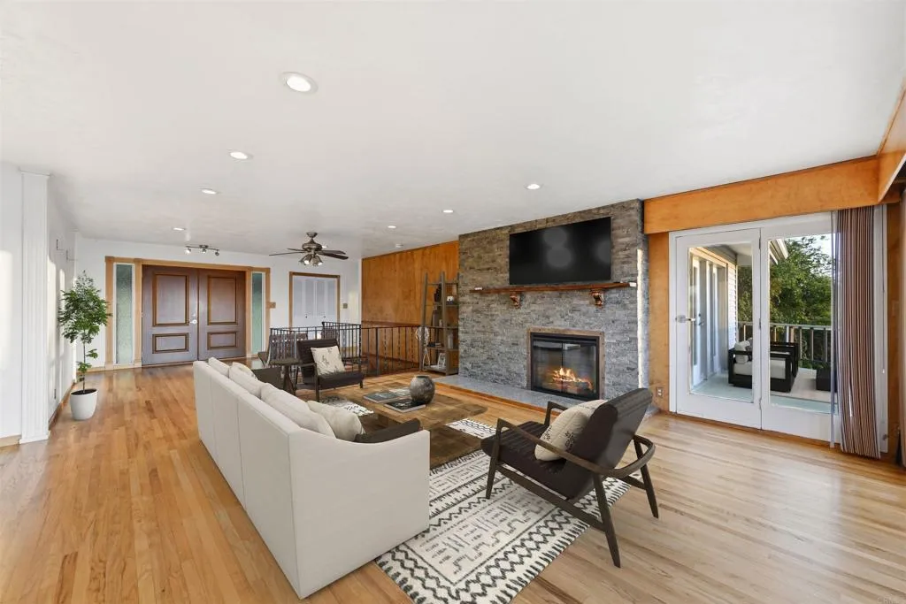 https://cdn.realtyfeed.com/cdn/127/306676506/7e2ddf403e206edba5caf7b4e5e0c724.webp