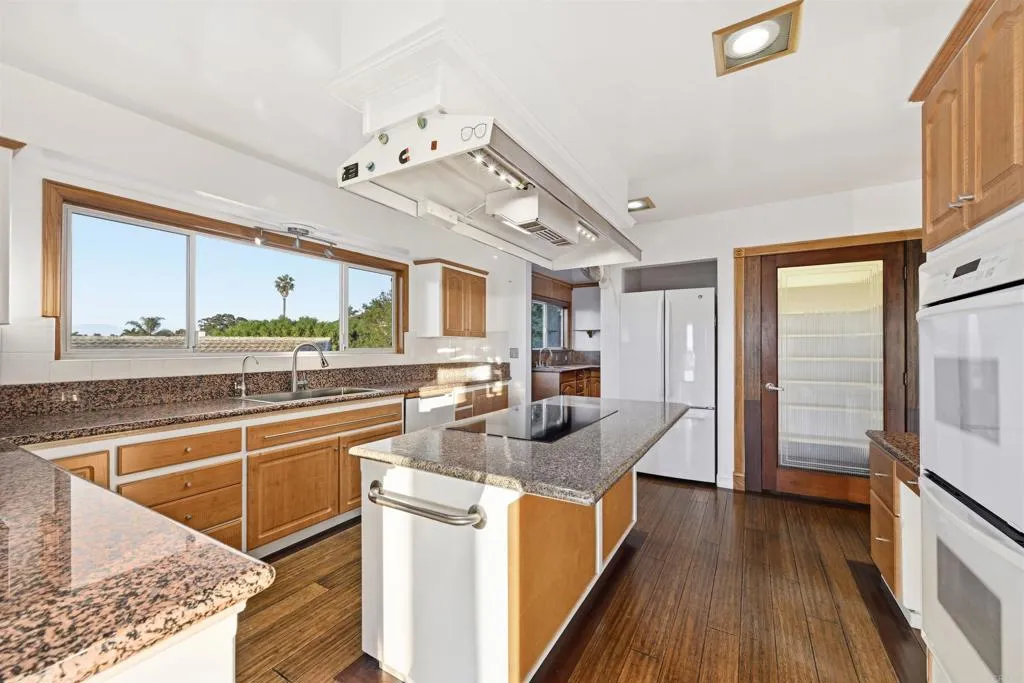 https://cdn.realtyfeed.com/cdn/127/306676506/8bec1c728dcb5956d9841249ff7c9b34.webp