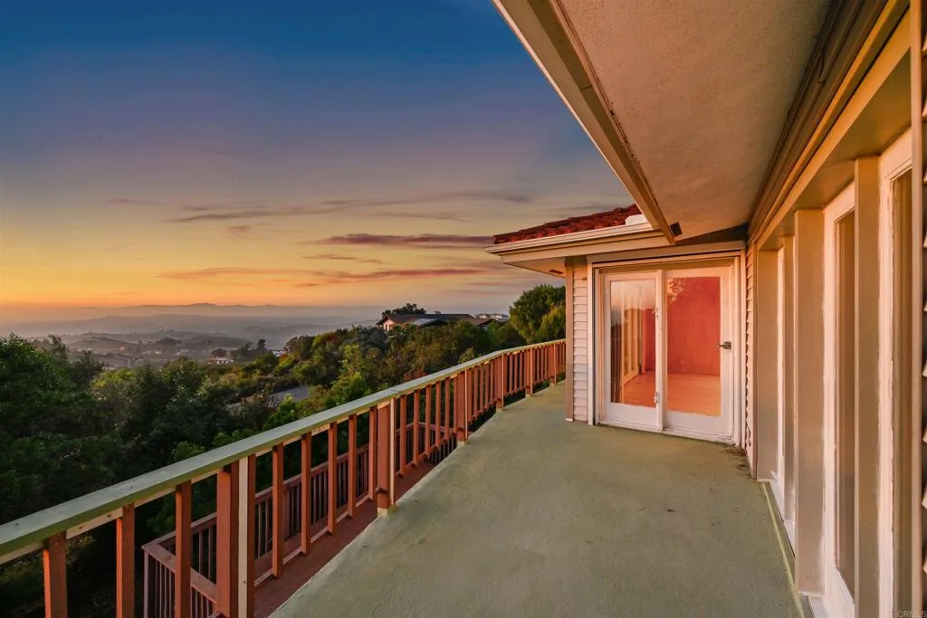 https://cdn.realtyfeed.com/cdn/127/306676506/f8c73c6ee085ee7bad49505cc43ab825.webp