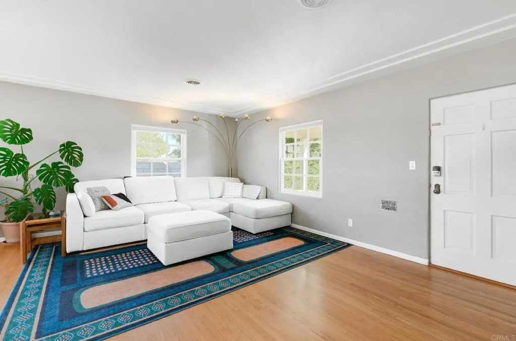 https://cdn.realtyfeed.com/cdn/127/306676580/a8e4485a018130efa56a2e27474d65ec.webp