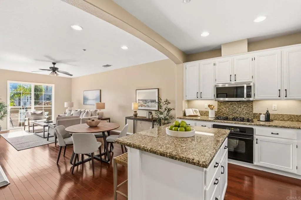 https://cdn.realtyfeed.com/cdn/127/306676584/1a65a7a64345014360295ff8d15ab63f.webp