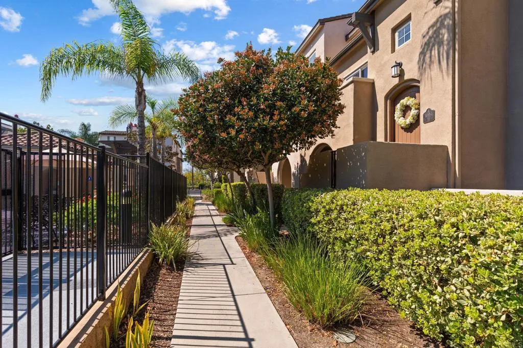 https://cdn.realtyfeed.com/cdn/127/306676584/70cd0385cc05a437dcea1e0ab7038826.webp