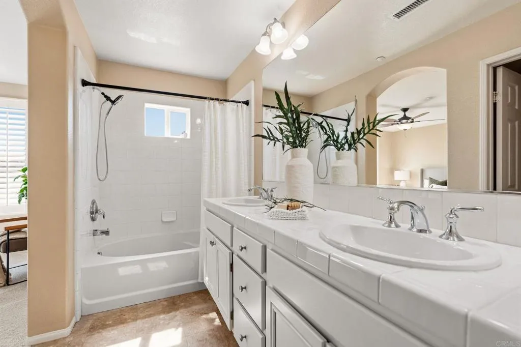 https://cdn.realtyfeed.com/cdn/127/306676584/714ca02ecc849fea99209c692ee13cd1.webp