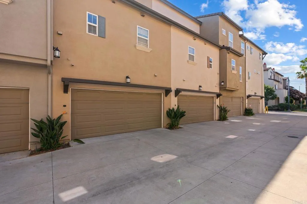 https://cdn.realtyfeed.com/cdn/127/306676584/84d684d1b2cb4fbb638ec85cfb87ab8e.webp