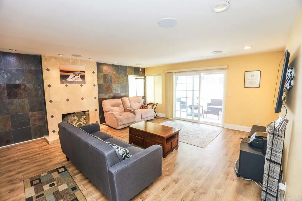 https://cdn.realtyfeed.com/cdn/127/306676700/f0d2c2945dbd8a769a176e0b141f01d6.webp