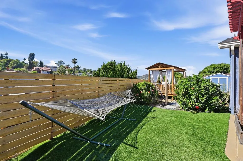 https://cdn.realtyfeed.com/cdn/127/306676702/771a5cab466a03879be64ce746007c84.webp