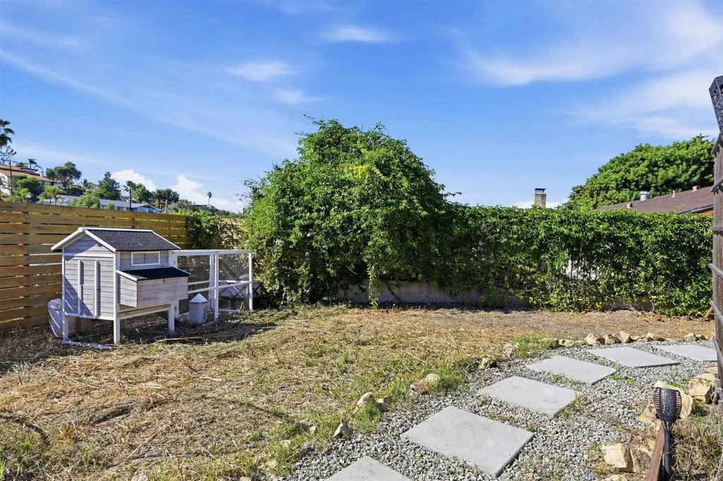 https://cdn.realtyfeed.com/cdn/127/306676702/bd87599fd3207f1629dd2934aa509d20.webp