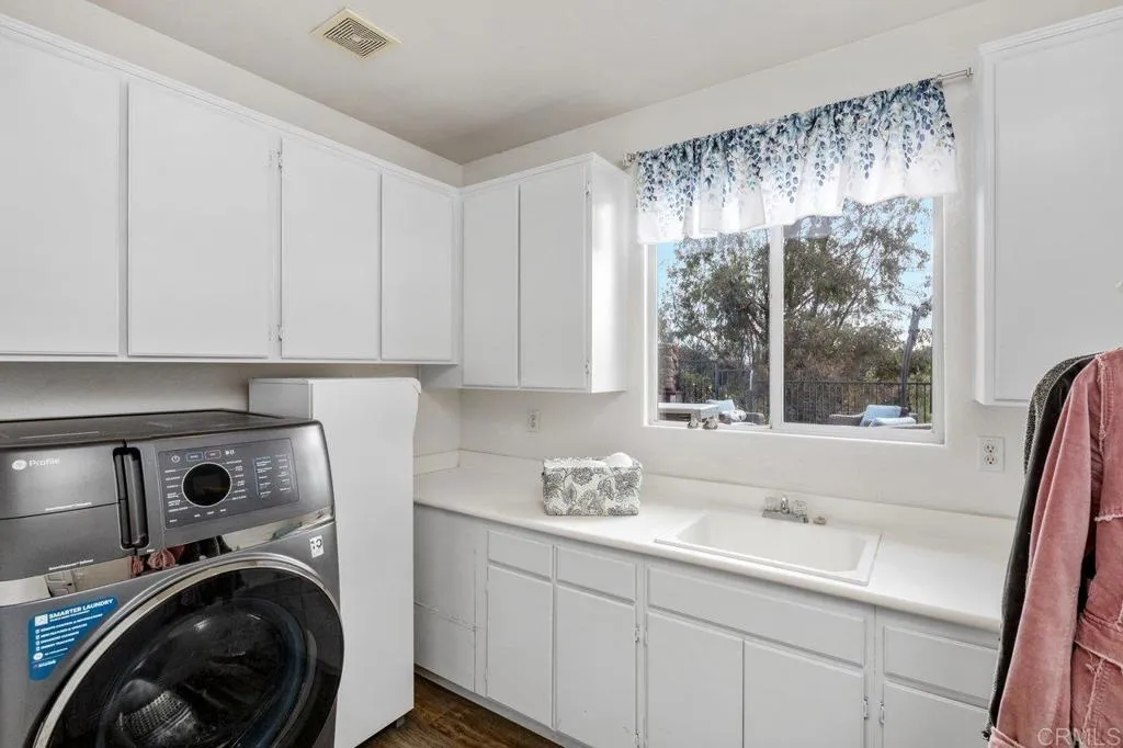 https://cdn.realtyfeed.com/cdn/127/306676738/2e2e732c8e3e9efd743cafbfd64cec0a.webp