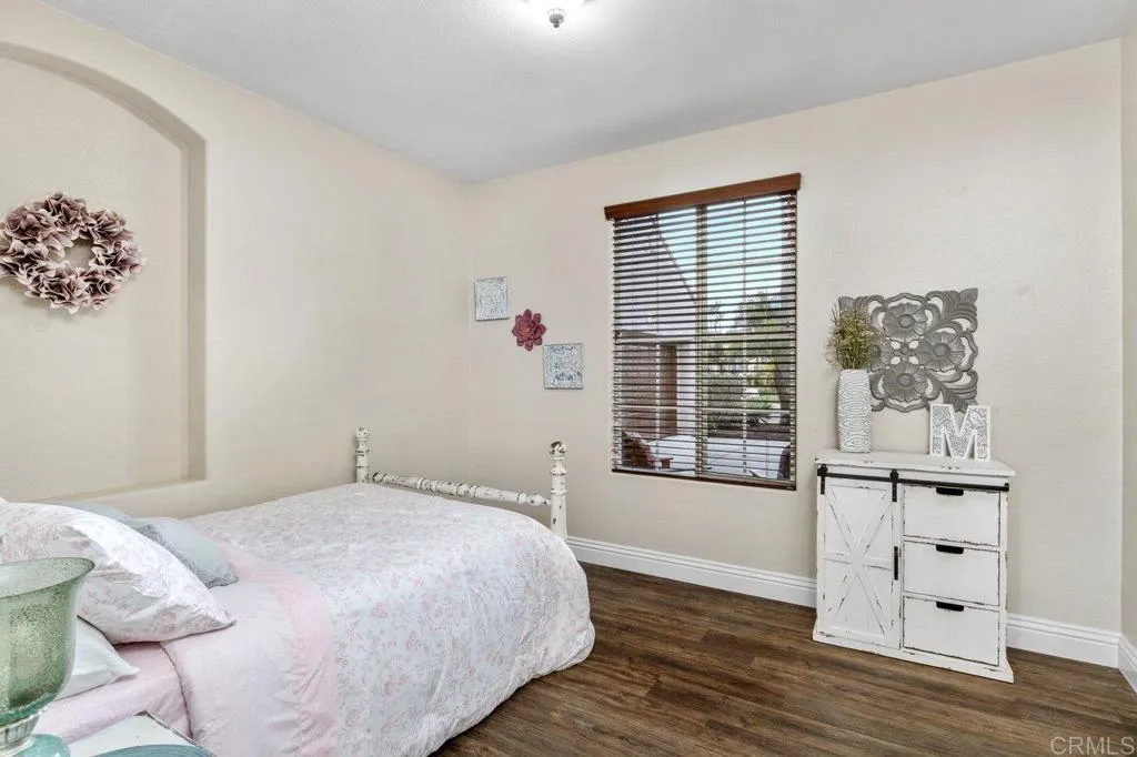 https://cdn.realtyfeed.com/cdn/127/306676738/8f21dfc70ba4fa367446699afef5dcc0.webp
