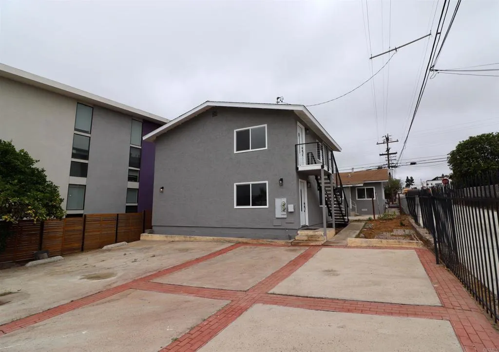 https://cdn.realtyfeed.com/cdn/127/306676756/75c43814cb6787e68cef15175f70ef1e.webp