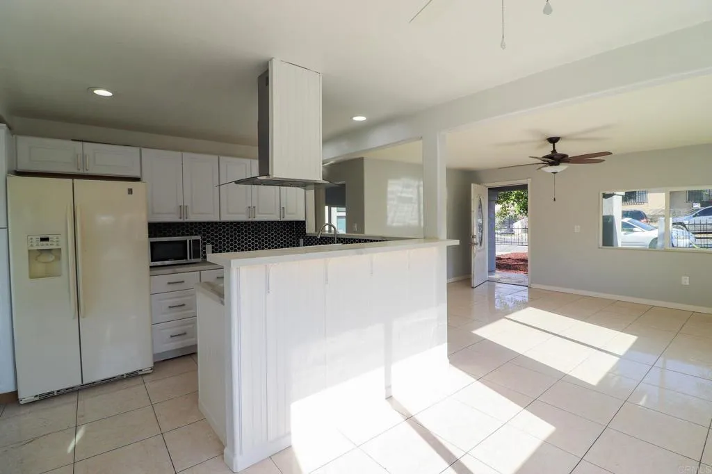 https://cdn.realtyfeed.com/cdn/127/306676756/bec9344d3f6f2628a1b94c0669170adb.webp