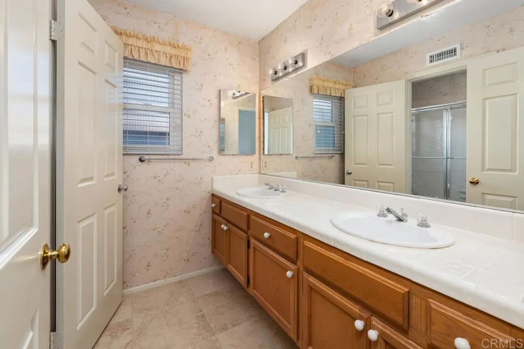https://cdn.realtyfeed.com/cdn/127/306676799/26c4bb830dd9768d207f36f12e3e6561.webp