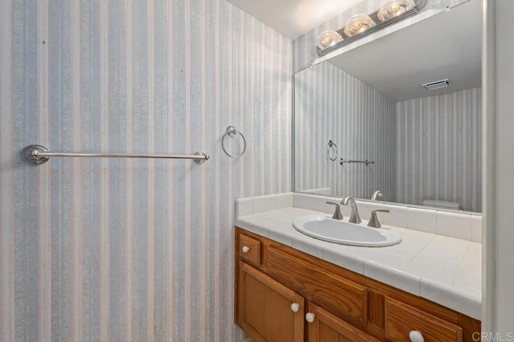 https://cdn.realtyfeed.com/cdn/127/306676799/8d178c0f601cb98f5db74555fe67b311.webp