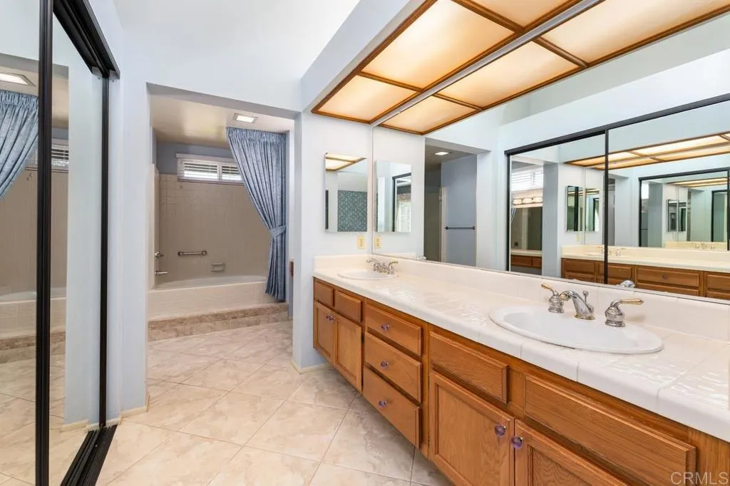 https://cdn.realtyfeed.com/cdn/127/306676799/a2c8aa89dfc36c7582515bd23c41d3b8.webp
