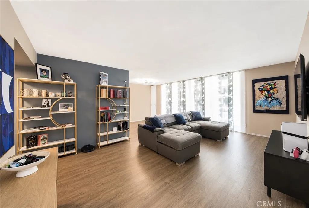 7260 Hillside Avenue Unit 207, Los Angeles, CA 90046 - Photo 2 of 12, Los Angeles, CA