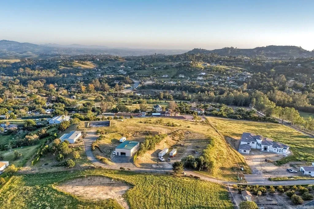 https://cdn.realtyfeed.com/cdn/127/306676850/c9c33002559dd1db3ab76e08e54704c2.webp
