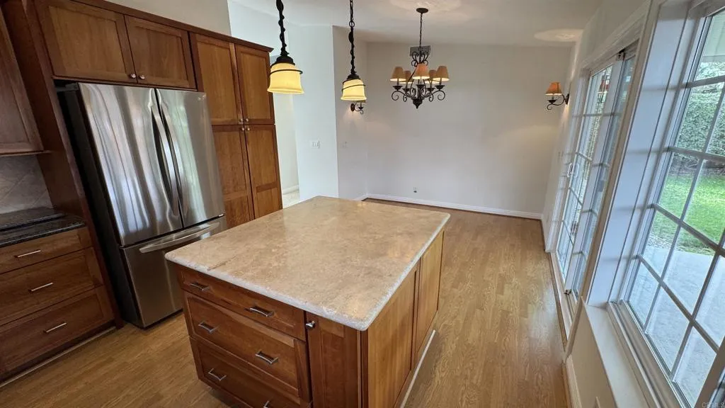 https://cdn.realtyfeed.com/cdn/127/306676909/e2982ef10a93b5327c86110af0871ec4.webp
