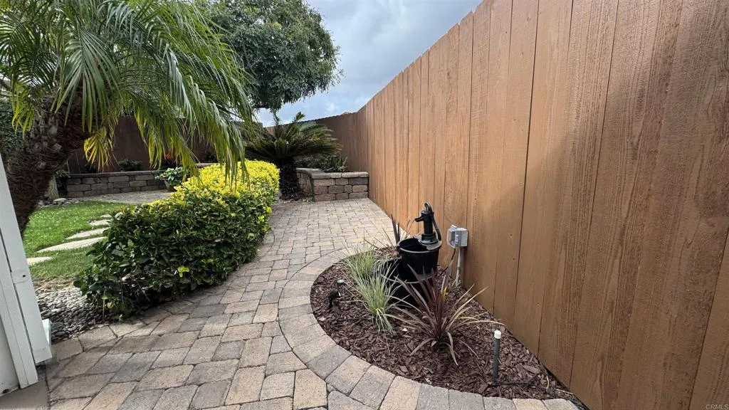 https://cdn.realtyfeed.com/cdn/127/306676909/f96c51ca0ae9282b7bbe4f9dcaf62340.webp
