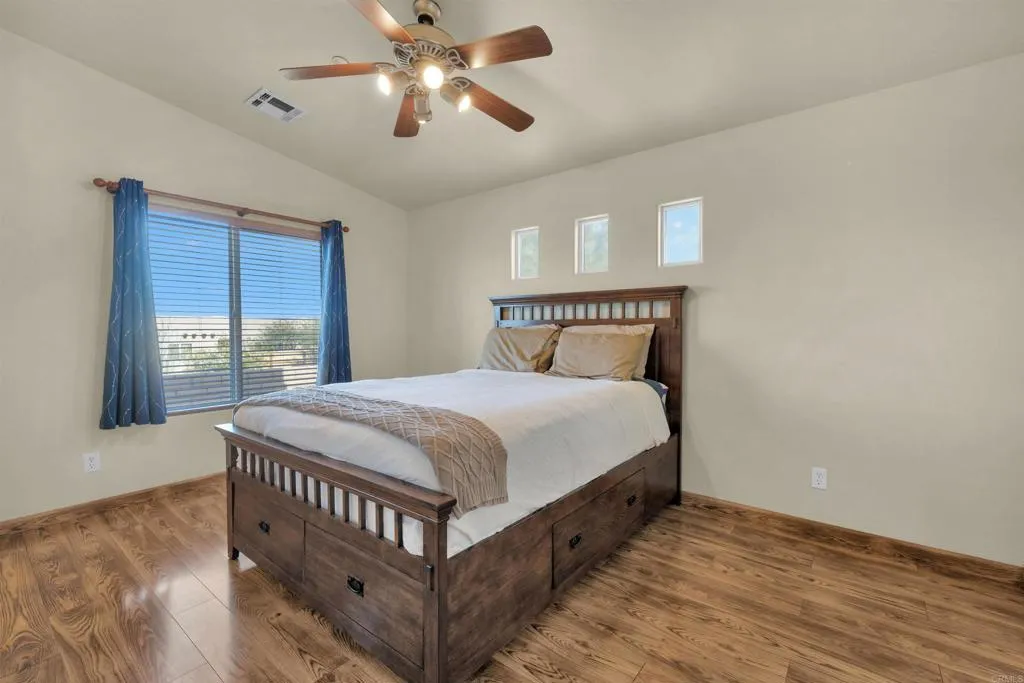 https://cdn.realtyfeed.com/cdn/127/306676965/5e998e8d38a81eeb4688e61420258ee1.webp
