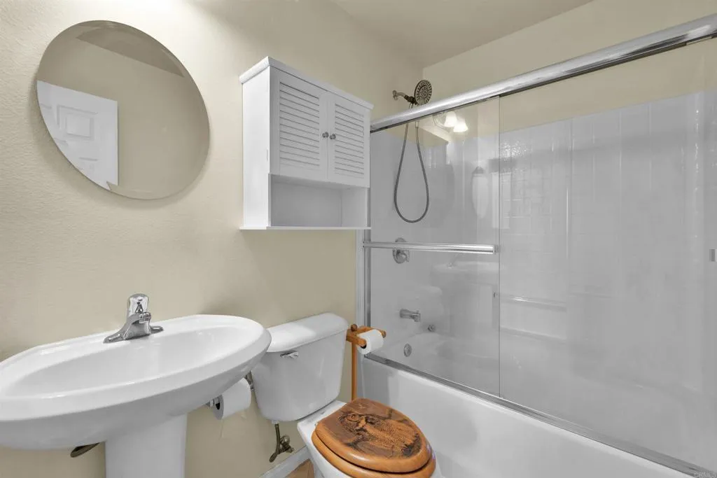 https://cdn.realtyfeed.com/cdn/127/306676965/813a2adb1473ad42d7bd041f0da5b37e.webp