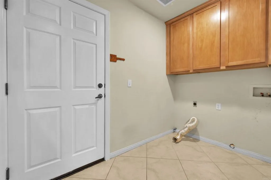 https://cdn.realtyfeed.com/cdn/127/306676965/b3f1c0bfed66960b454f301c1bc5bedb.webp
