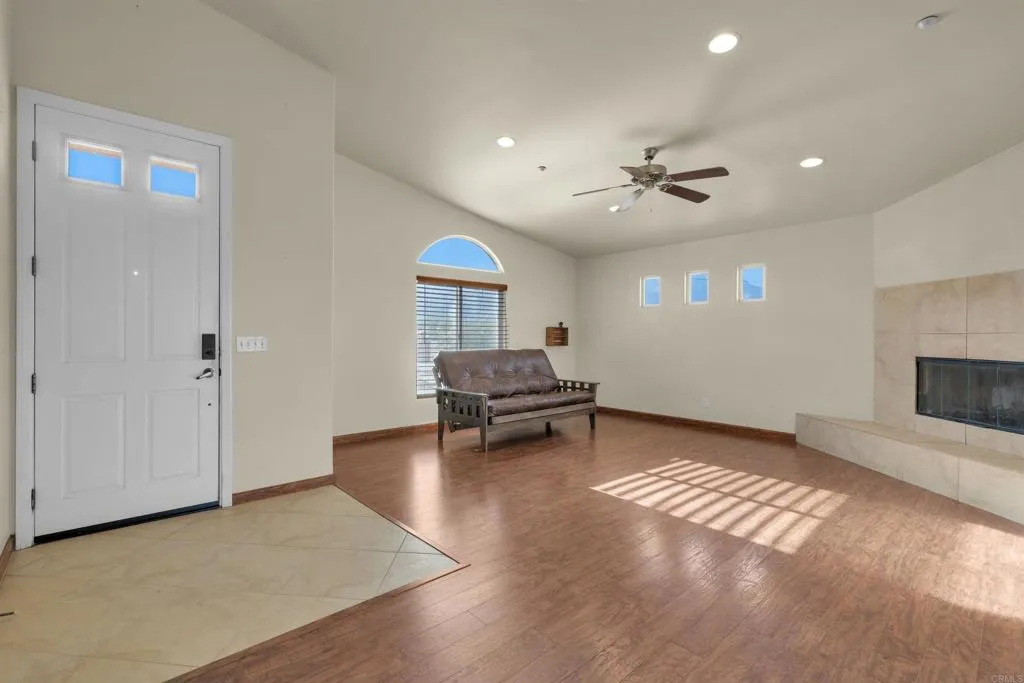 https://cdn.realtyfeed.com/cdn/127/306676965/c66da15ad822b7f3fe88f1cc0674ea15.webp