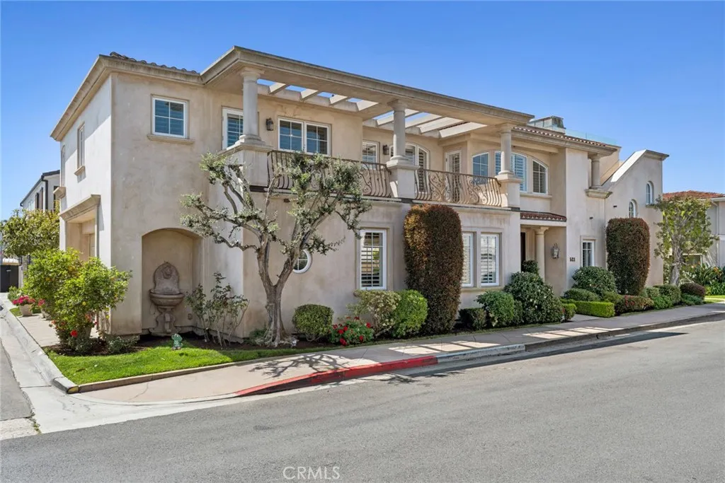 Newport Beach, CA 92663