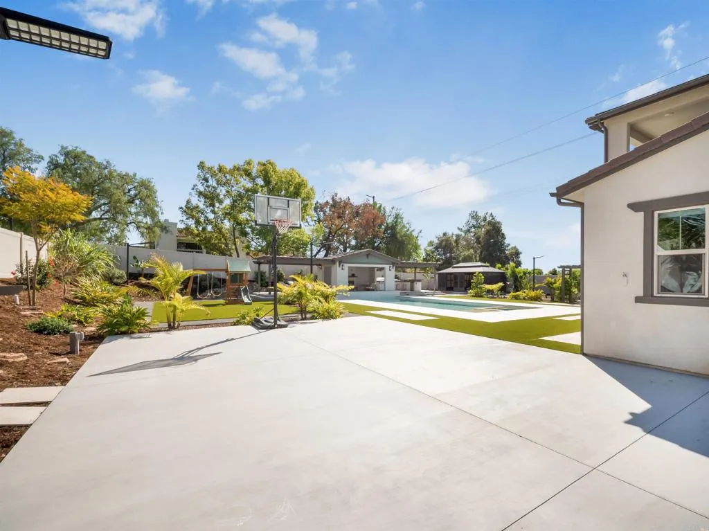 https://cdn.realtyfeed.com/cdn/127/306677022/31122538535f03f318f359bf05841f7e.webp