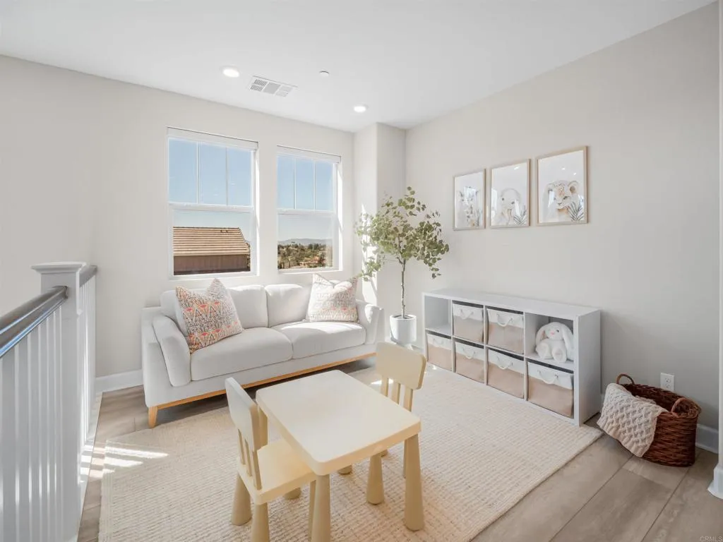 https://cdn.realtyfeed.com/cdn/127/306677022/5cb8a6a7f6cb9cc9f1afbe0ad250938e.webp